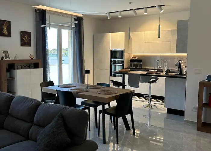 Lorenzo Luxury House 4*