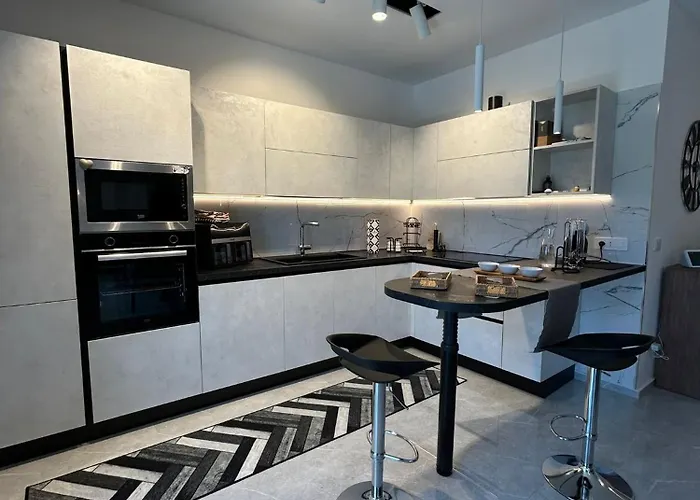 Lorenzo Luxury House